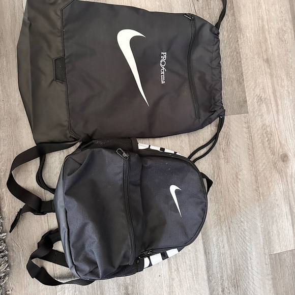 2 New Nike Bags! One backpack One Drawstring NWOT - Picture 7 of 7